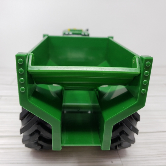 Tomy John Deere Monster Tread Tractor & Trailer Flaw - Picture 11 of 15